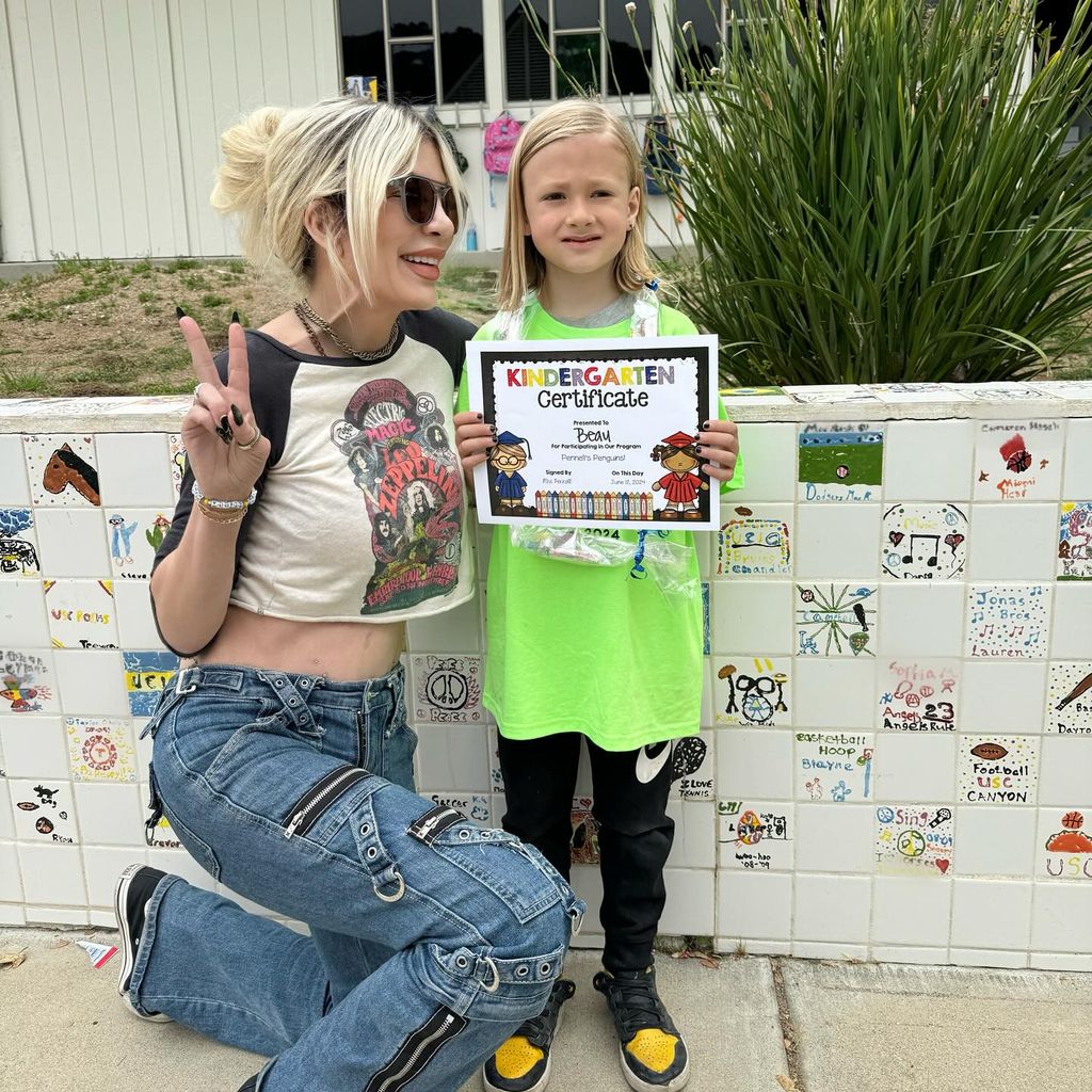 Tori Spelling und ihr Sohn Beau, 2024