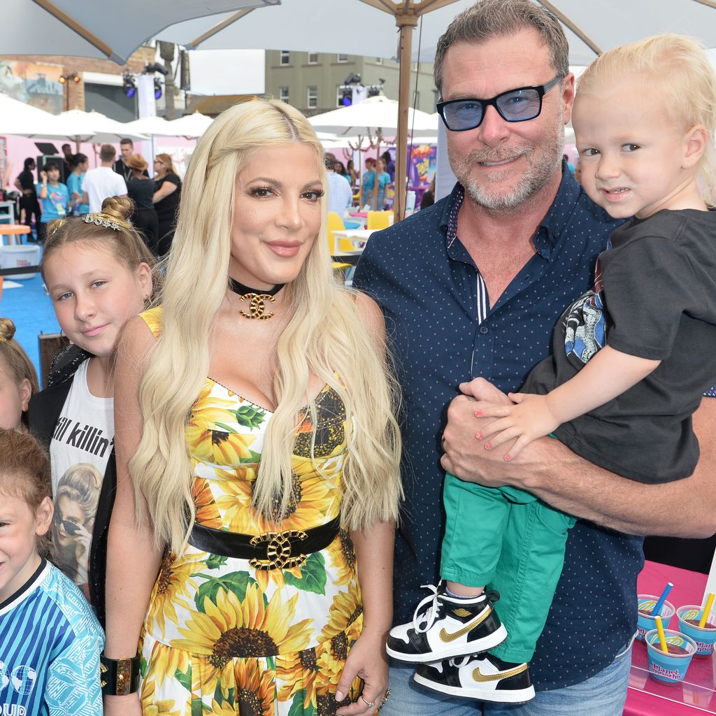 Tori Spelling und Dean McDermott mit ihren Kindern