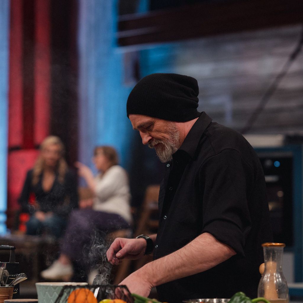 Torsten Sträter bei "Grill den Henssler"