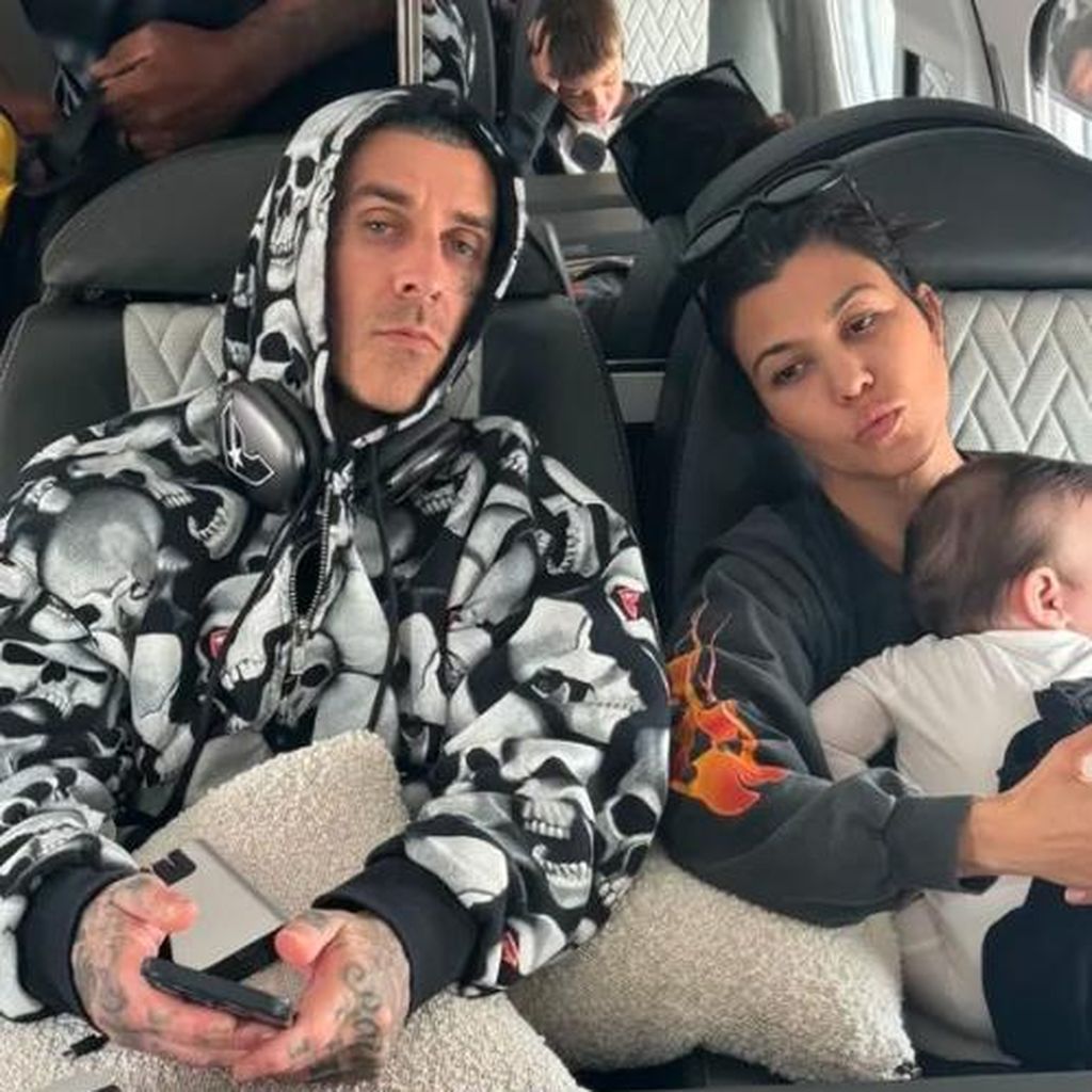 Travis Barker, Kourtney Kardashian, Baby Rocky und Reign Disick im Juni 2024