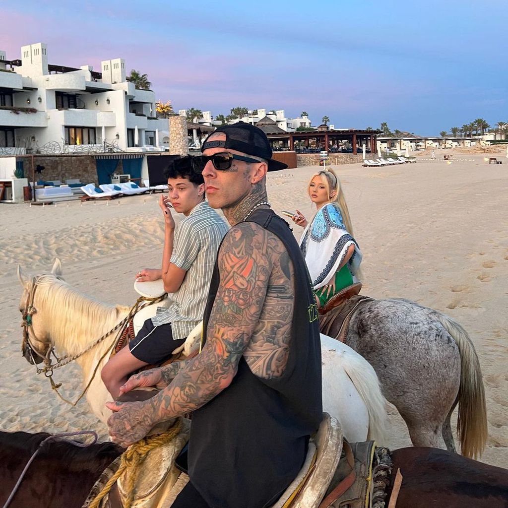 Travis Barker mit seinen Kids in Mexiko