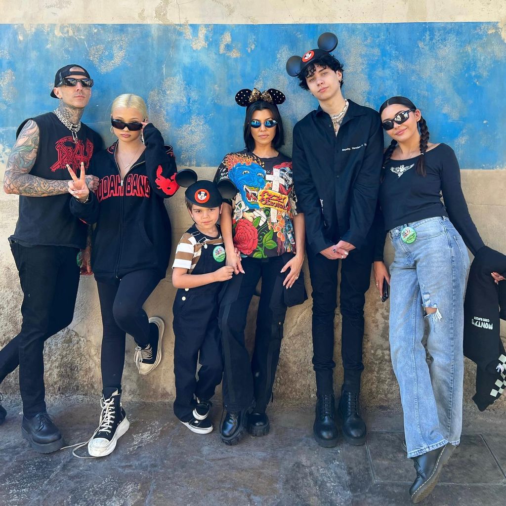 Travis Barker und Kourtney Kardashian mit ihren Kids