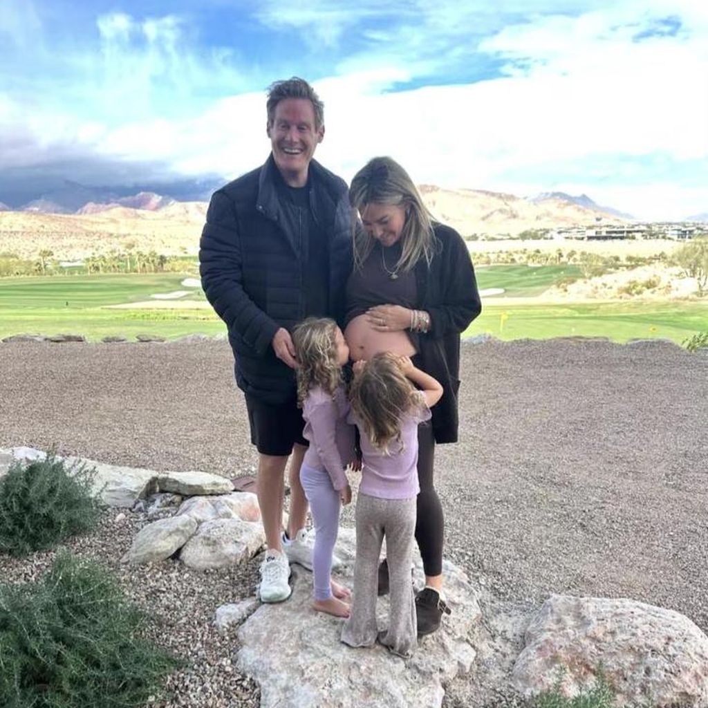 Trevor Engelson mit seiner Frau Tracey und ihren Töchtern Ford Grace und Sienna Lee