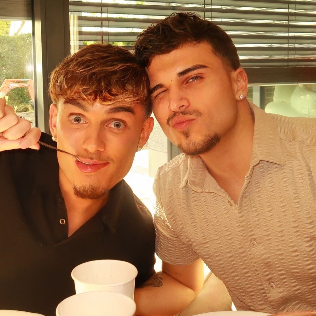 Twenty4tim und sein Partner Edin Volarov, April 2026