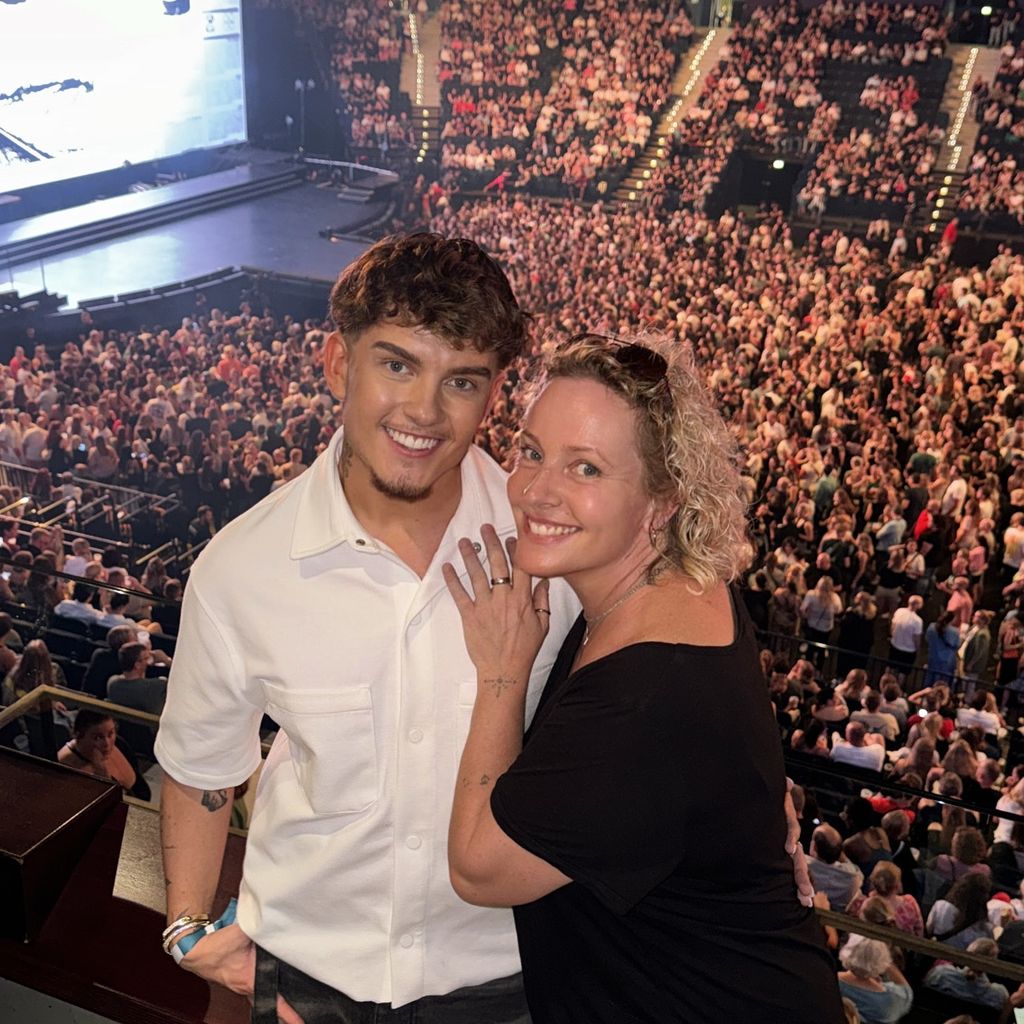 Twenty4tim und seine Mama Christina im September 2024