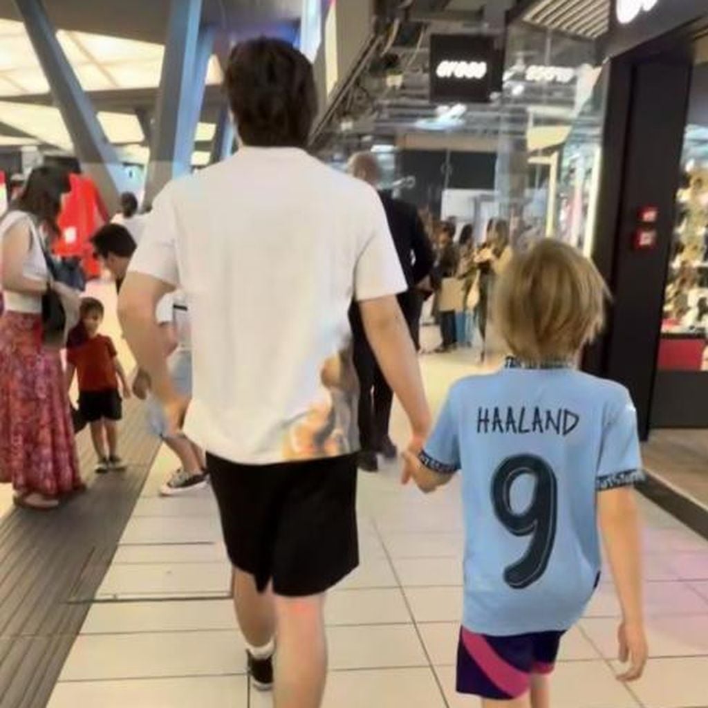 Tyler Terenzi mit seinem kleinen Bruder Jax Llewyn, Mai 2026