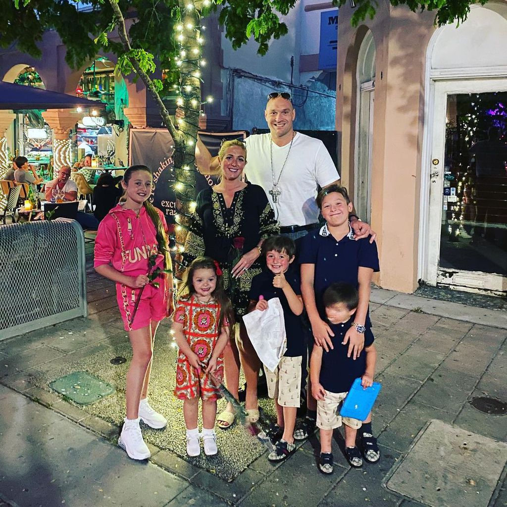 Tyson Fury und seine Familie im Mai 2021