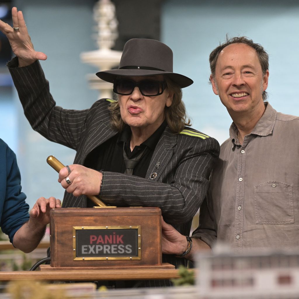 Udo Lindenberg präsentiert mit Frederik und Gerrit Braun den Miniaturzug "Panik-Express" im Miniatur Wunderland Hamburg