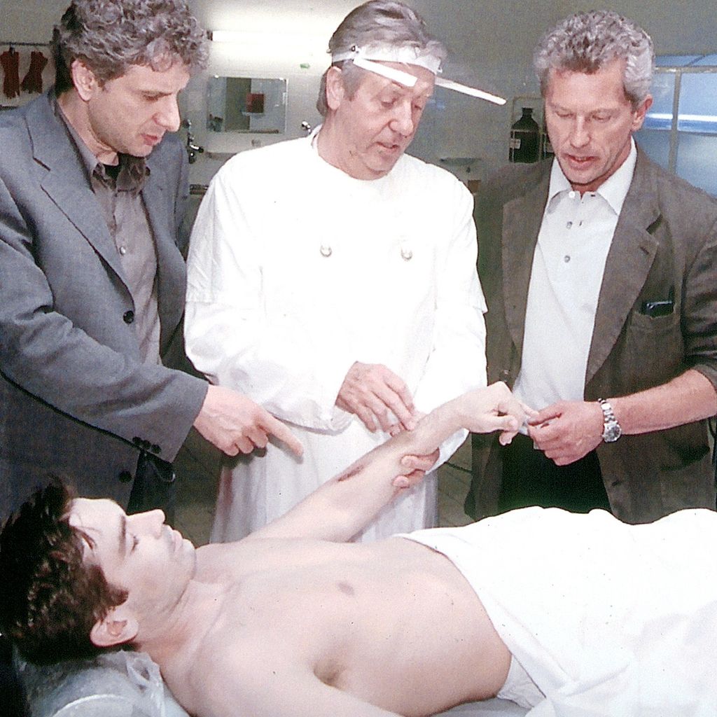 Udo Wachtveitl, Karl Moik, Miroslav Nemec und Peter Burkhardt im "Tatort"