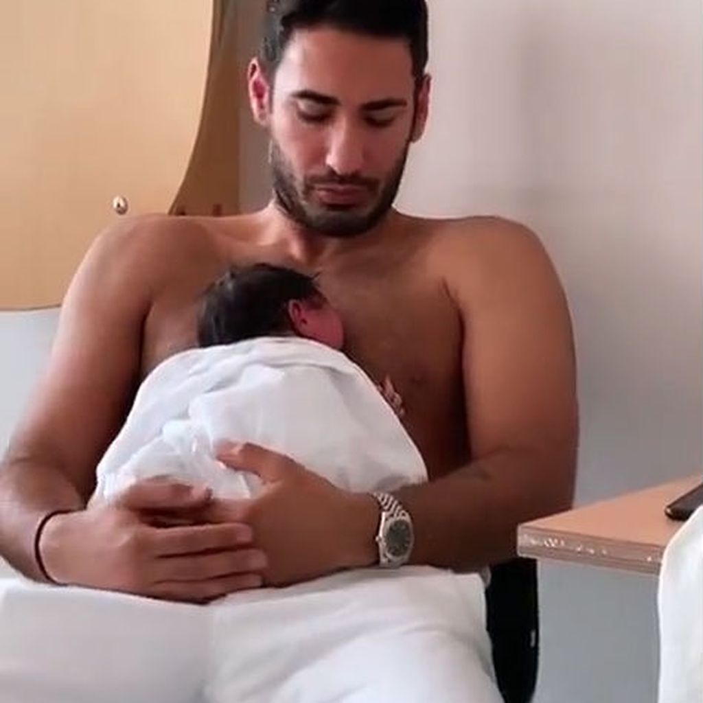 Umut Kekilli mit seiner Tochter Kaia