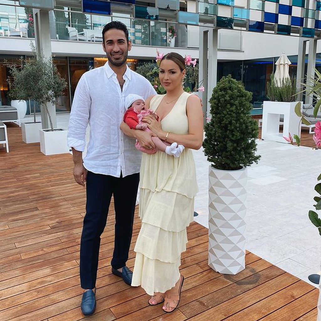Umut Kekilli und Ina Maria Schnitzer mit ihrer Tochter Kaia