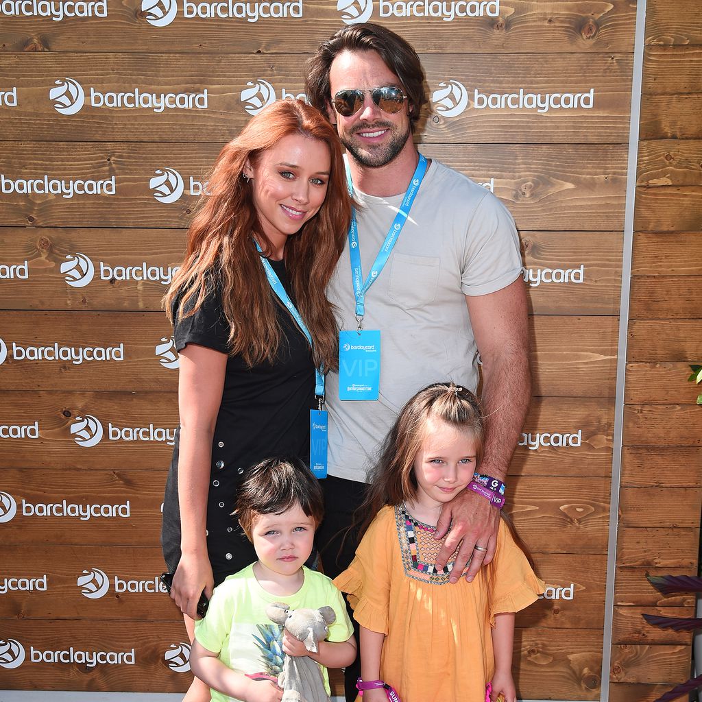 Una Healy und Ben Foden mit ihren Kindern