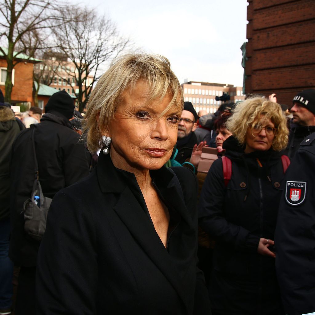 Uschi Glas bei Jan Fedders Trauerfeier