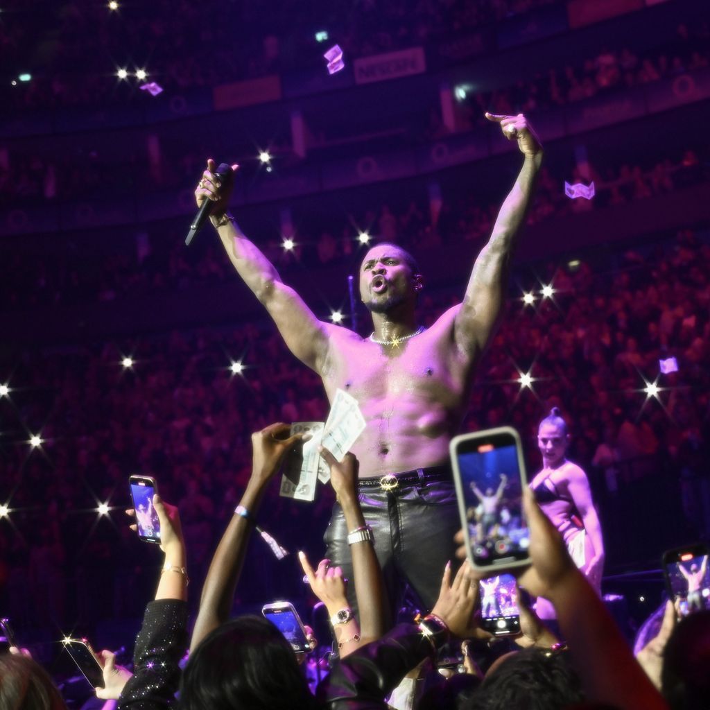 Usher performt im März 2025 in London