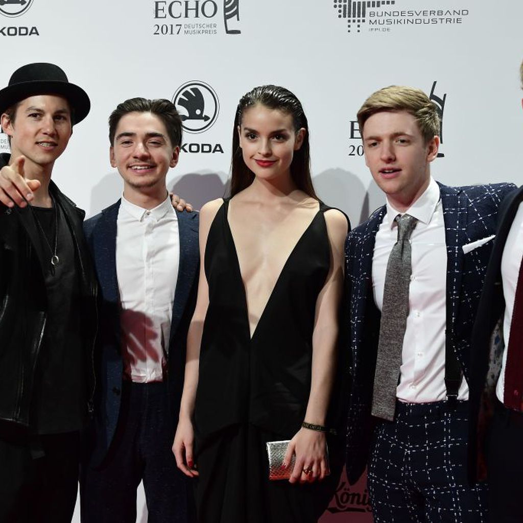 (v.l.) Tim Oliver Schultz, Ivo Kortlang,Luise Befort, Timur Bartels und Damian Hardung