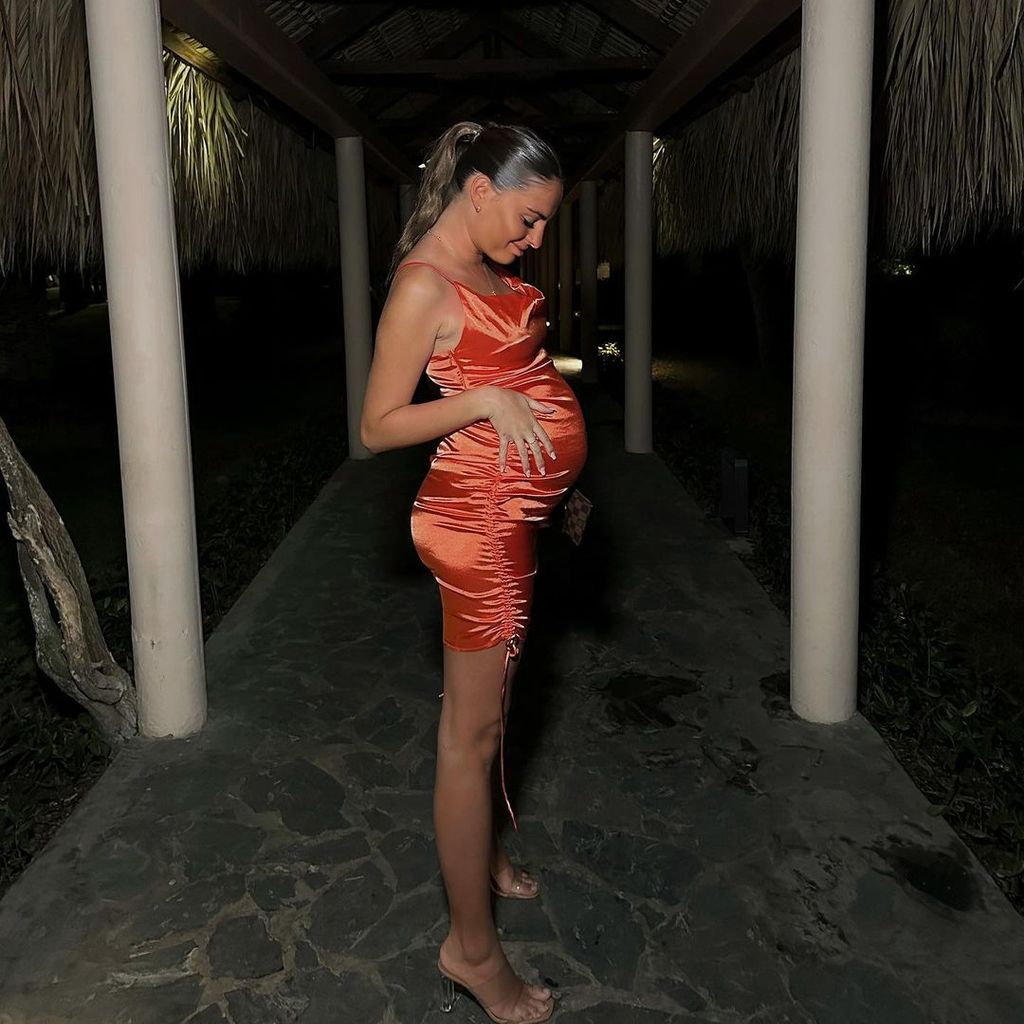Valdrina Haziri mit ihrem Babybauch