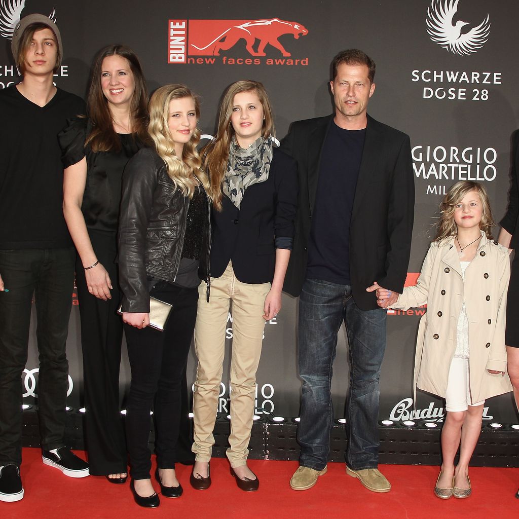 Valentin, Dana, Luna, Lilli, Til und Emma Schweiger mit Svenja Holtmann 2011