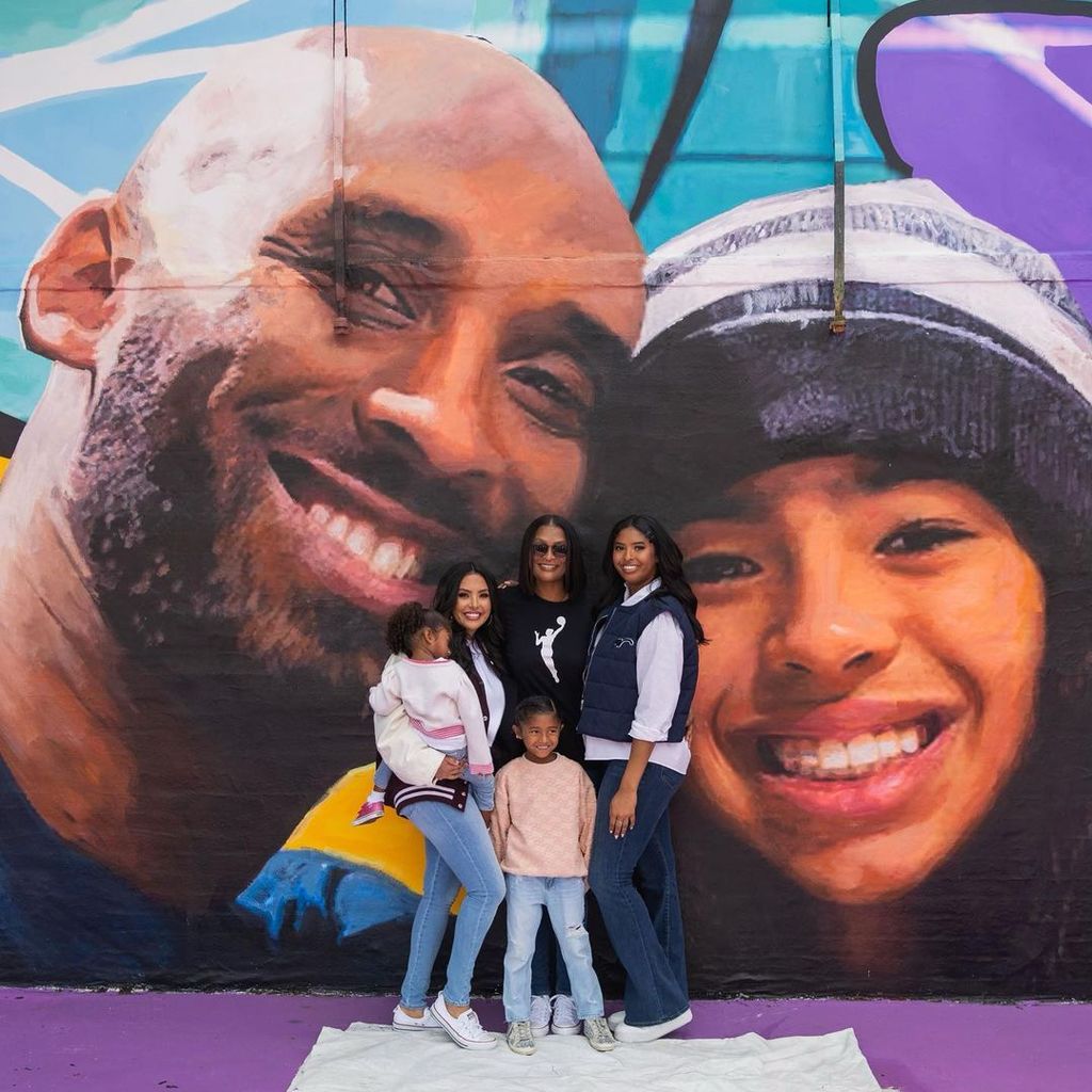 Vanessa Bryant mit Familie im Juni 2022