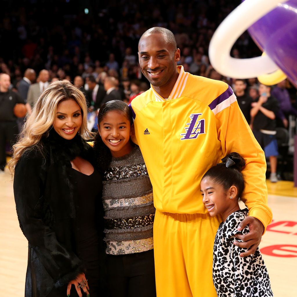 Vanessa Bryant mit ihrem Mann Kobe und den Töchtern Gianna und Natalia, Dezember 2014