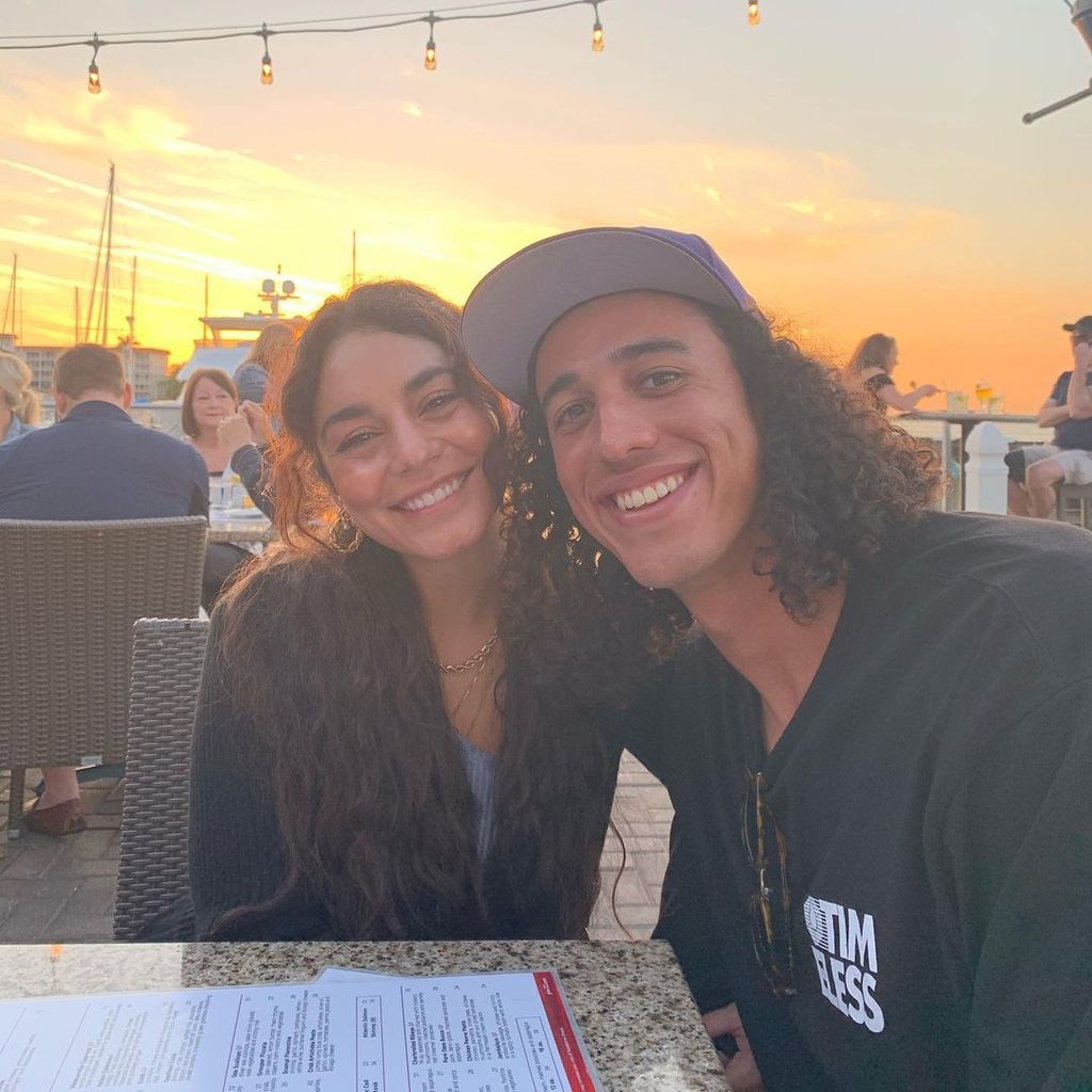 Vanessa Hudgens und Cole Tucker, Ehepaar
