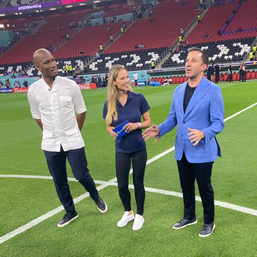 Vanessa Huppenkothen bei einem Interview während der WM 2022 in Katar