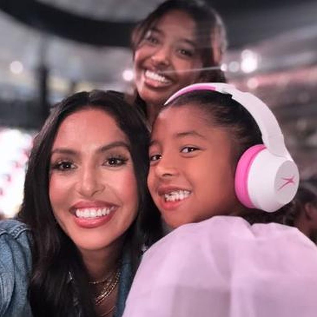 Vanessa, Natalia und Bianka Bryant beim Konzert von Taylor Swift im August 2023