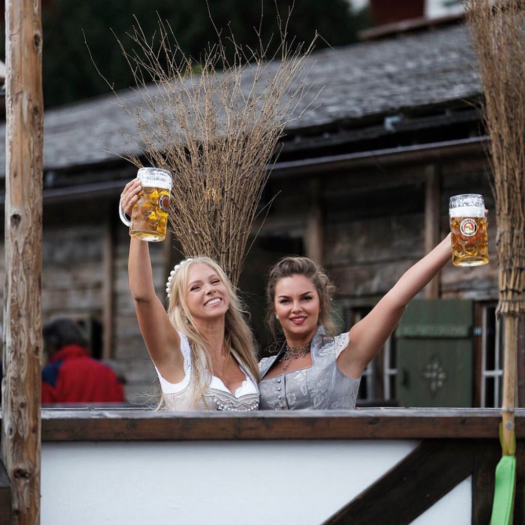 Vanessa Prinz und Ernestine Palmert auf dem Oktoberfest 2019