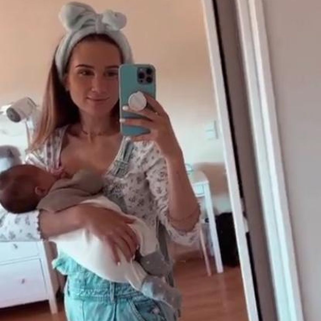 Vanessa von Couple on Tour mit Baby Liv auf dem Arm