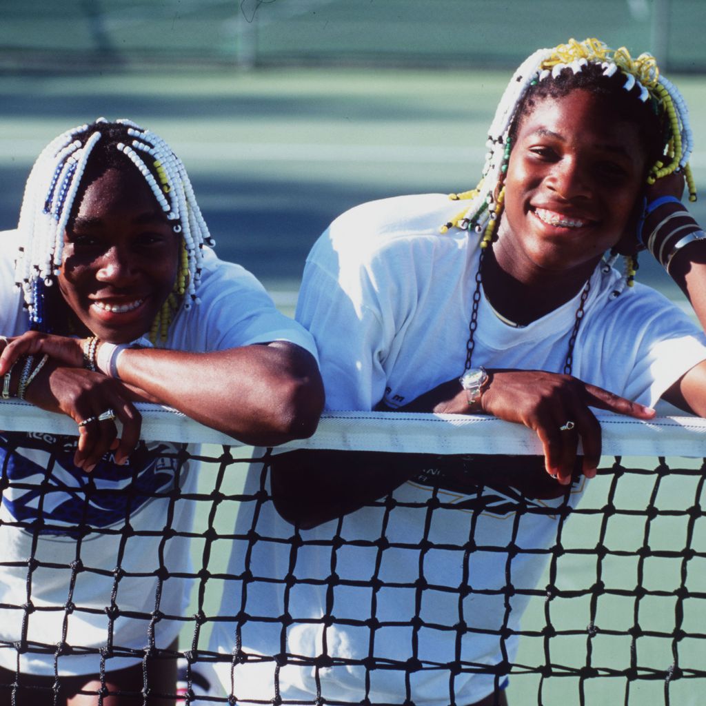 Venus und Serena Williams im Jahr 1998 bei einem Turnier in Sydney