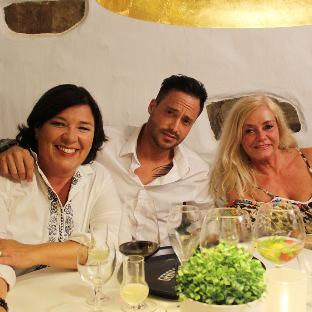 Vera Int-Veen mit Dennis und dessen Mutter Carmen von "Schwiegertochter gesucht"