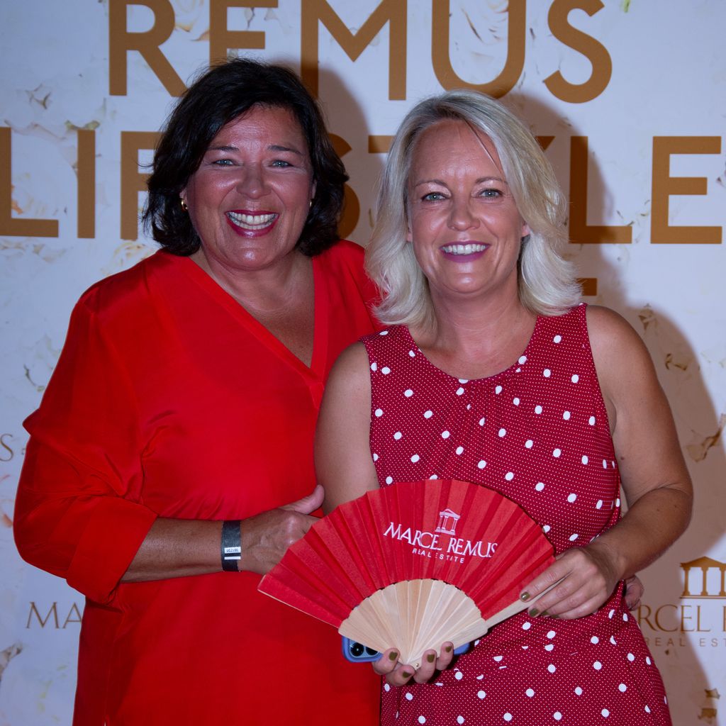 Vera Int-Veen mit ihrer Partnerin Christiane