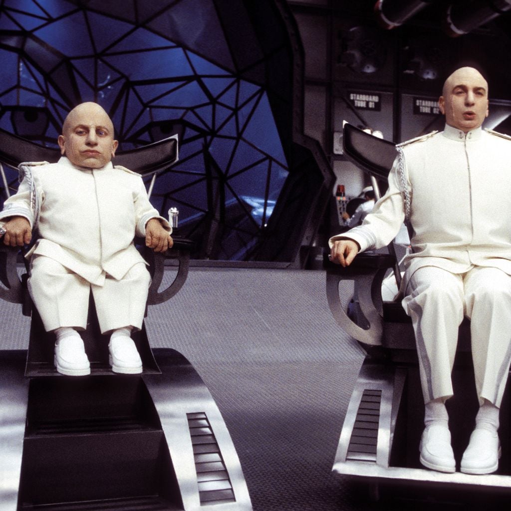 Verne Troyer und Mike Myers in "Austin Powers in Goldständer" 2002