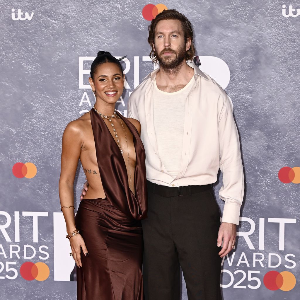 Vick Hope und Calvin Harris bei den Brit Awards 2025