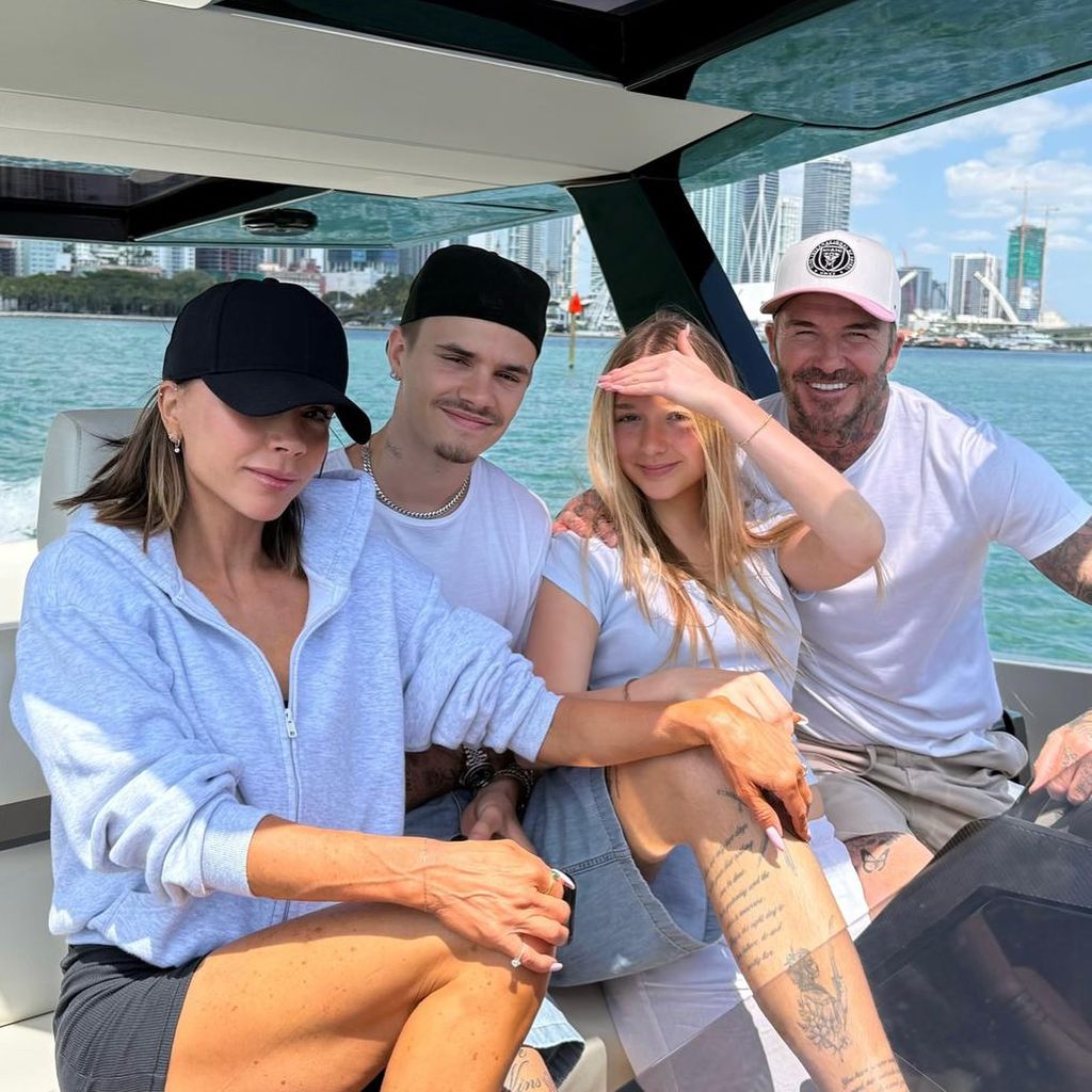 Victoria Beckham mit Sohn Romeo, Tochter Harper und Ehemann David