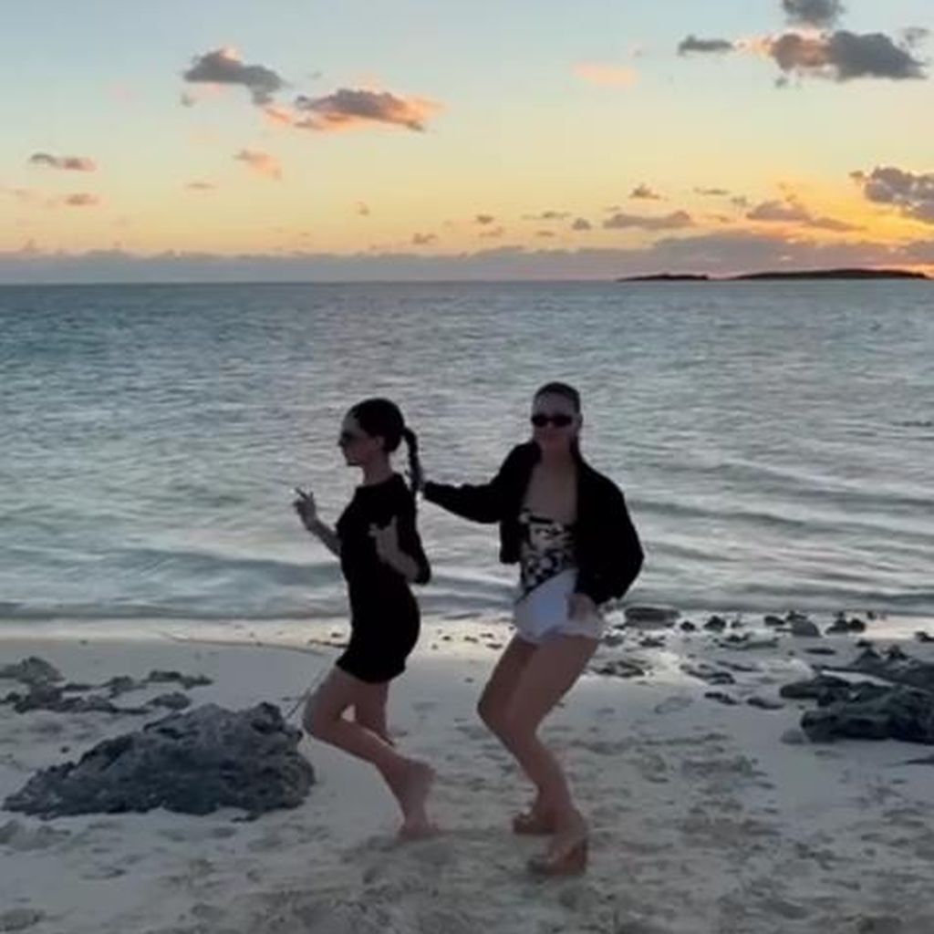 Victoria Beckham und Nicola Peltz-Beckham, Januar 2025