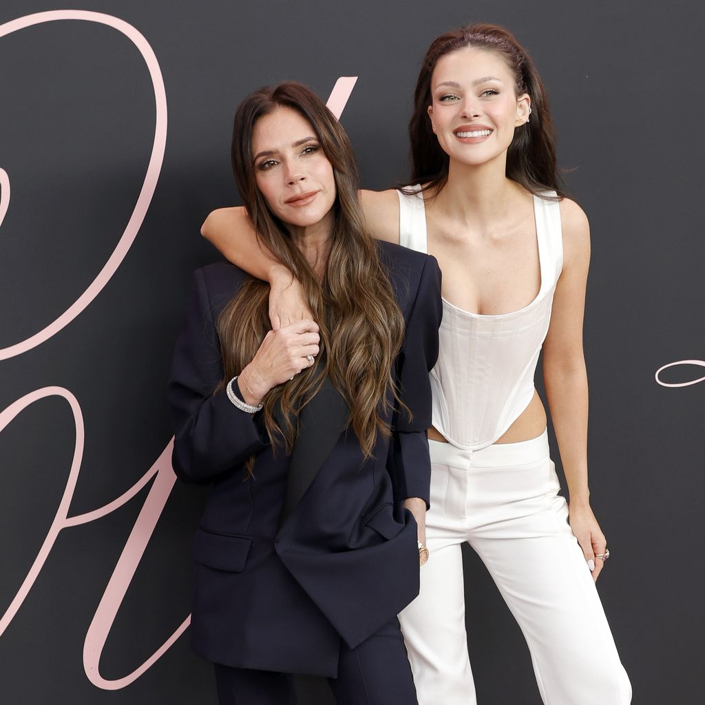 Victoria Beckham und Nicola Peltz-Beckham, Februar 2024