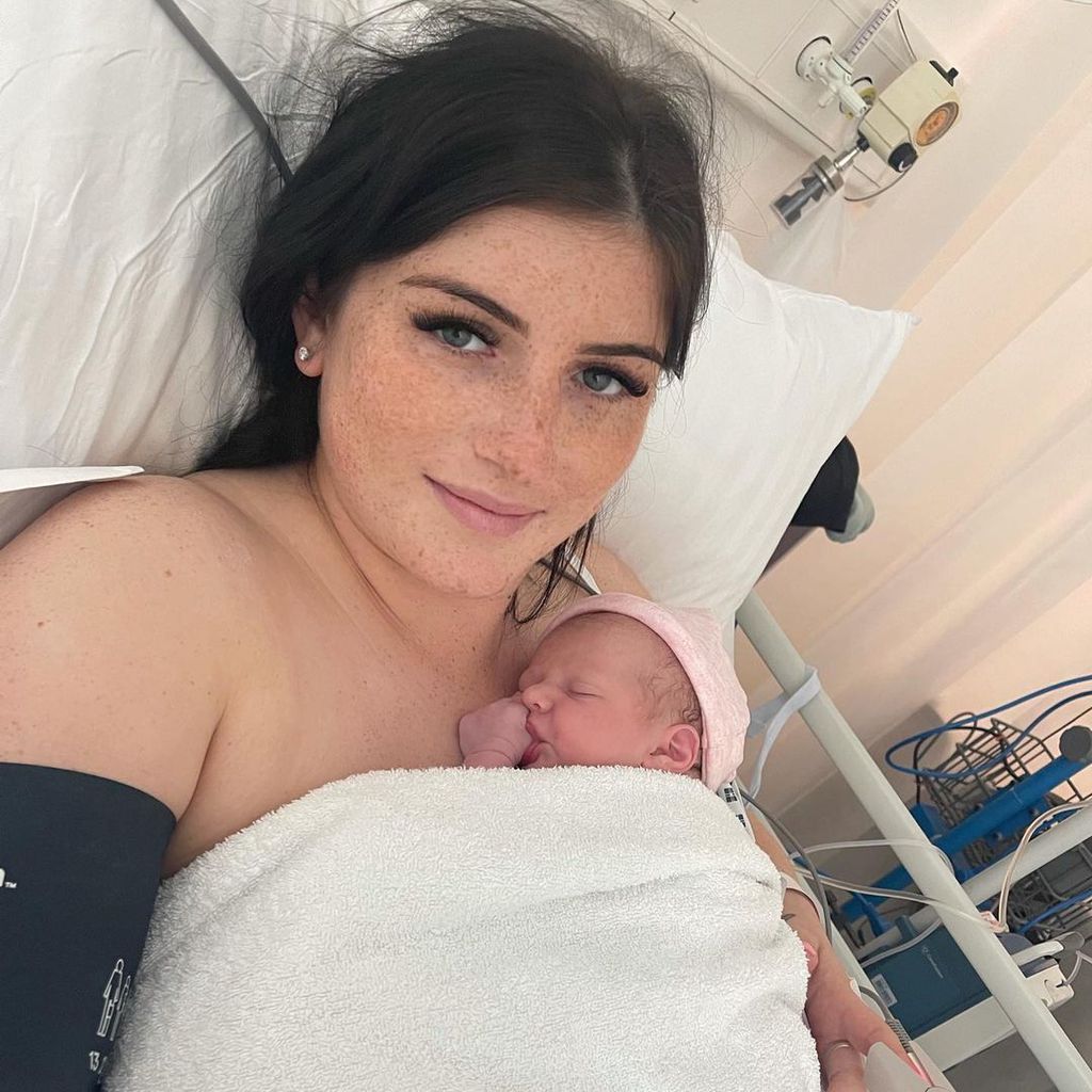 Victoria Ciprianis Tochter Jade mit ihrem Baby