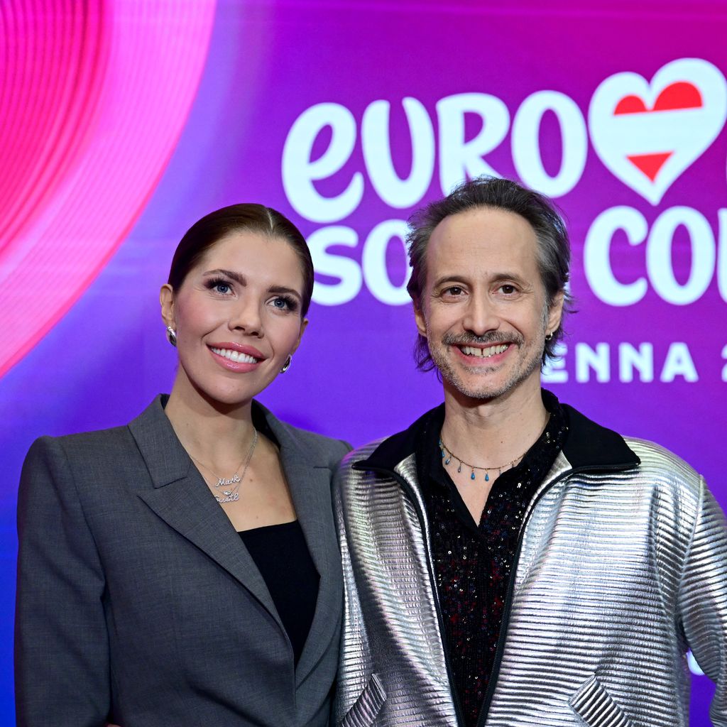 Victoria Swarovski und Michael Ostrowski bei der Pressekonferenz zum Eurovision Song Contest 2026 in Wien