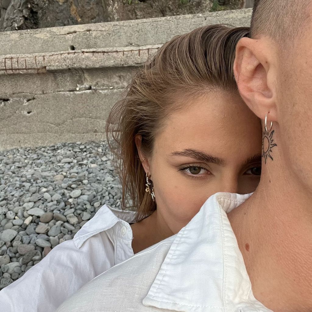 Viktoria("Temptation Island" 2024) und Sascha Koslowski im April 2024