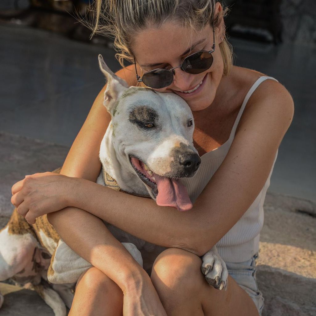 Viola Kraus mit einem mexikanischen Straßenhund