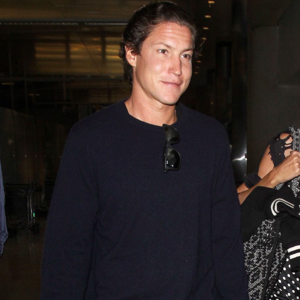 Vito Schnabel am Flughafen in Los Angeles