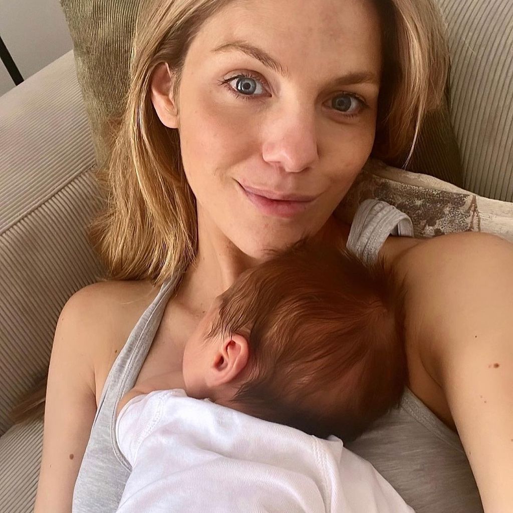 Viviane Geppert mit ihrem Baby