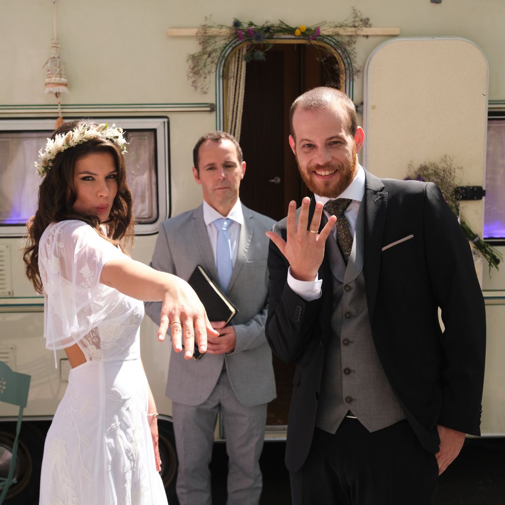 Vivien (Sharon Berlinghoff) und Tobias (Patrick Müller) bei ihrer "Unter uns"-Hochzeit