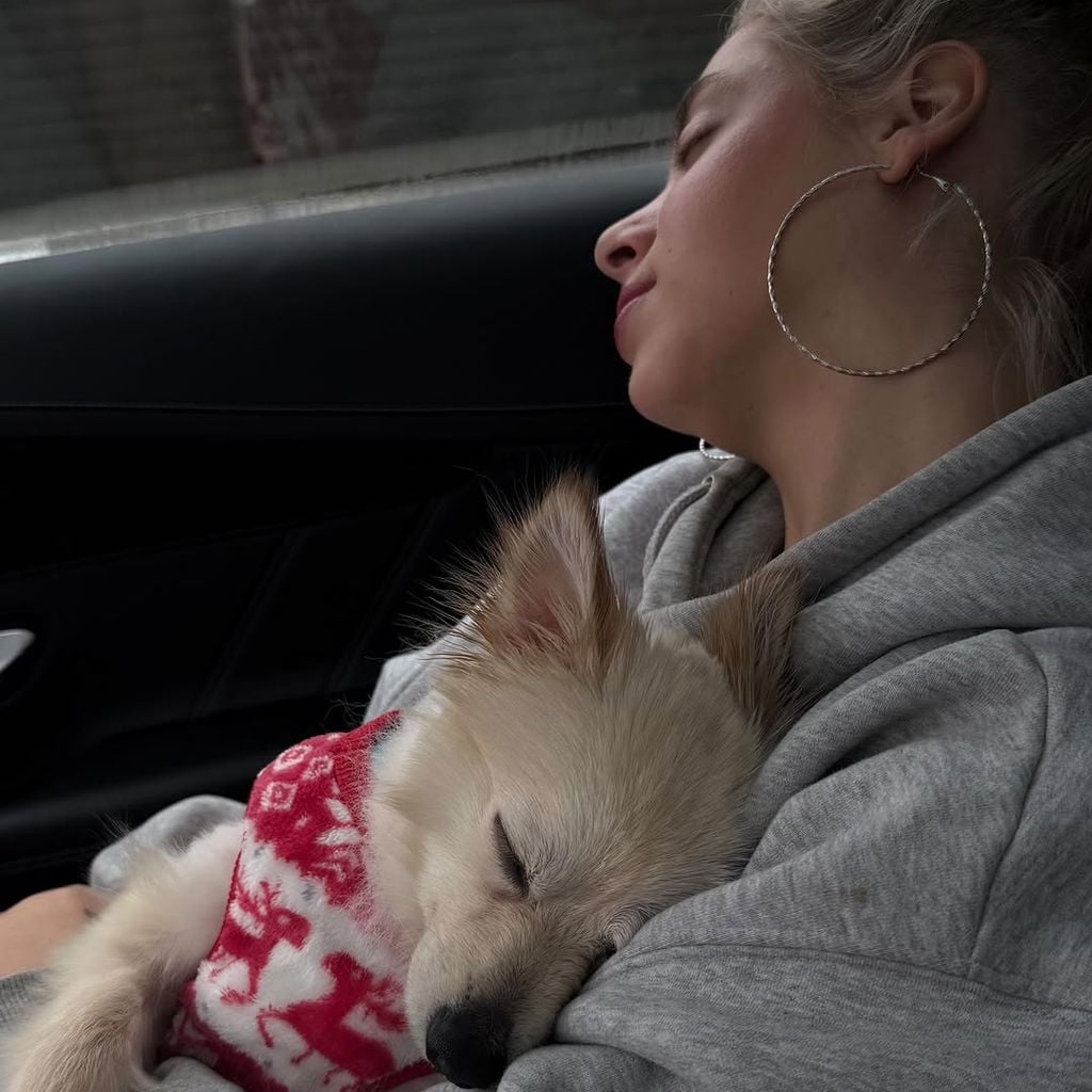 Walentina Doronina mit Hund Coco