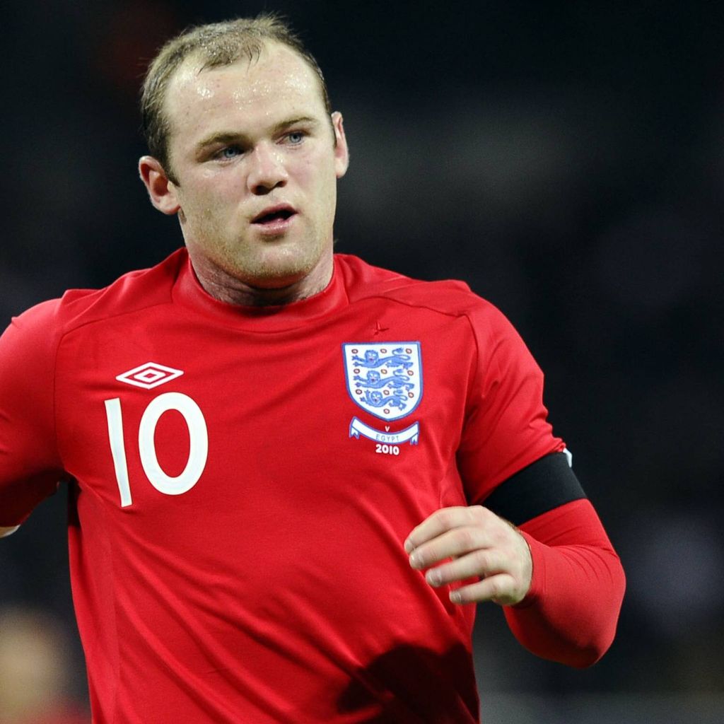 Wayne Rooney im England-Trikot während eines Länderspiels, 2010