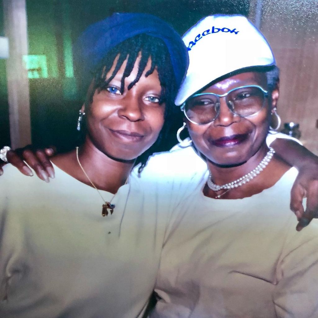 Whoopi Goldberg mit ihrer Mutter