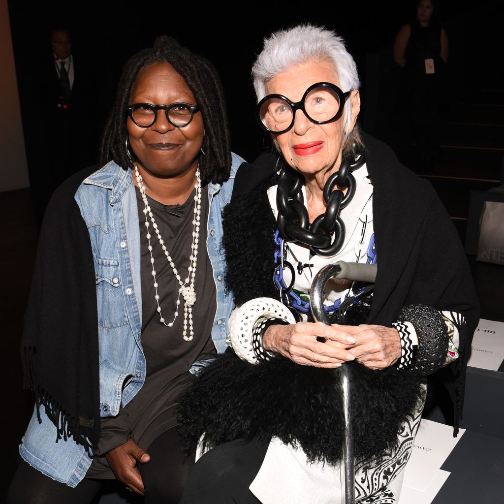 Whoopi Goldberg und Iris Apfel auf der New York Fashion Week 2015