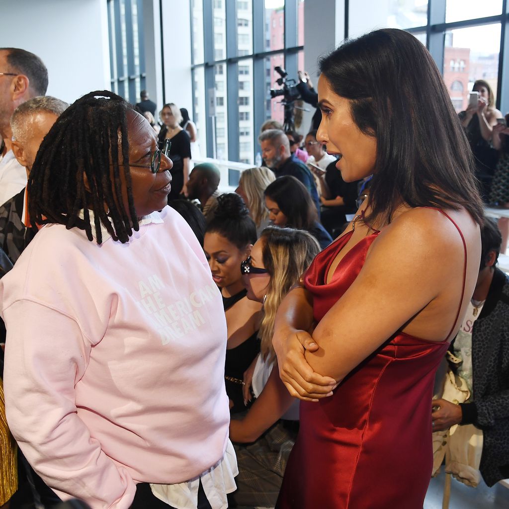 Whoopi Goldberg und Padma Lakshmi