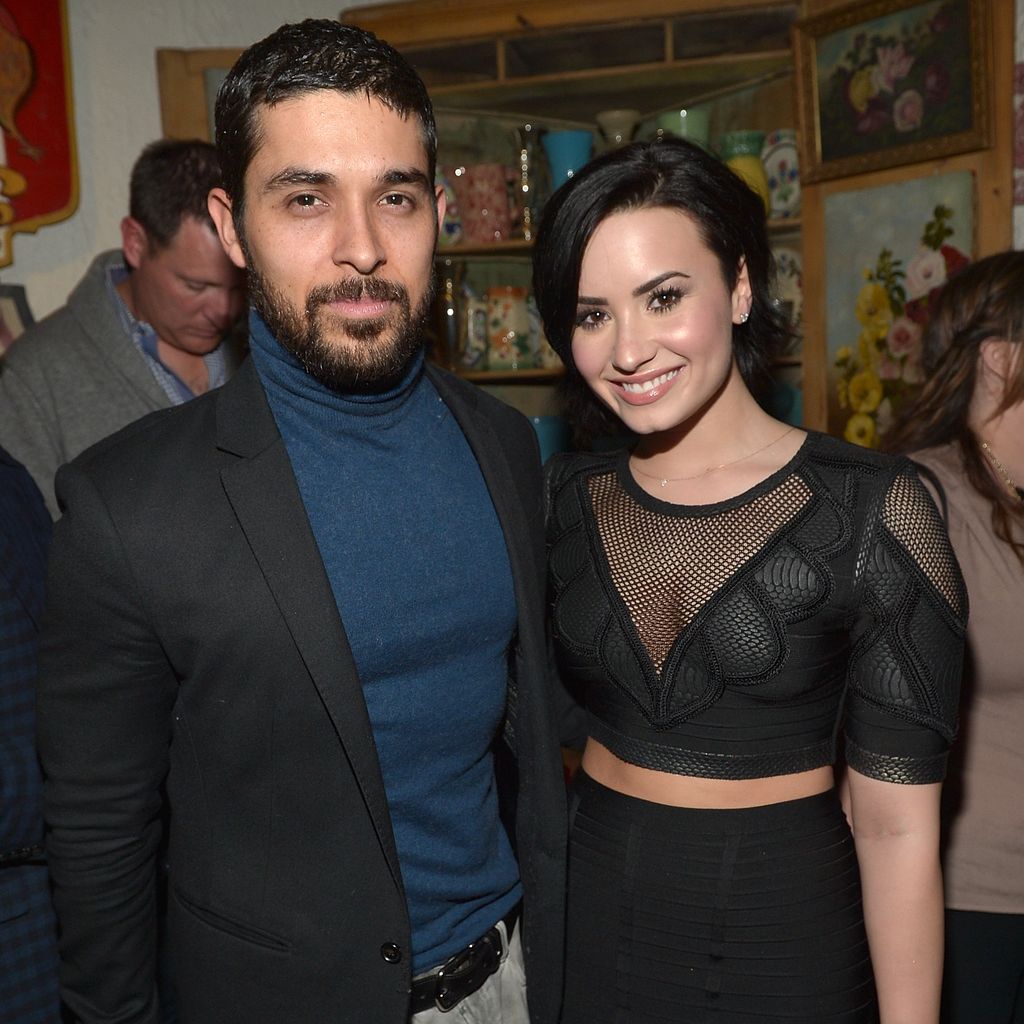 Wilmer Valderrama und Demi Lovato, 2015