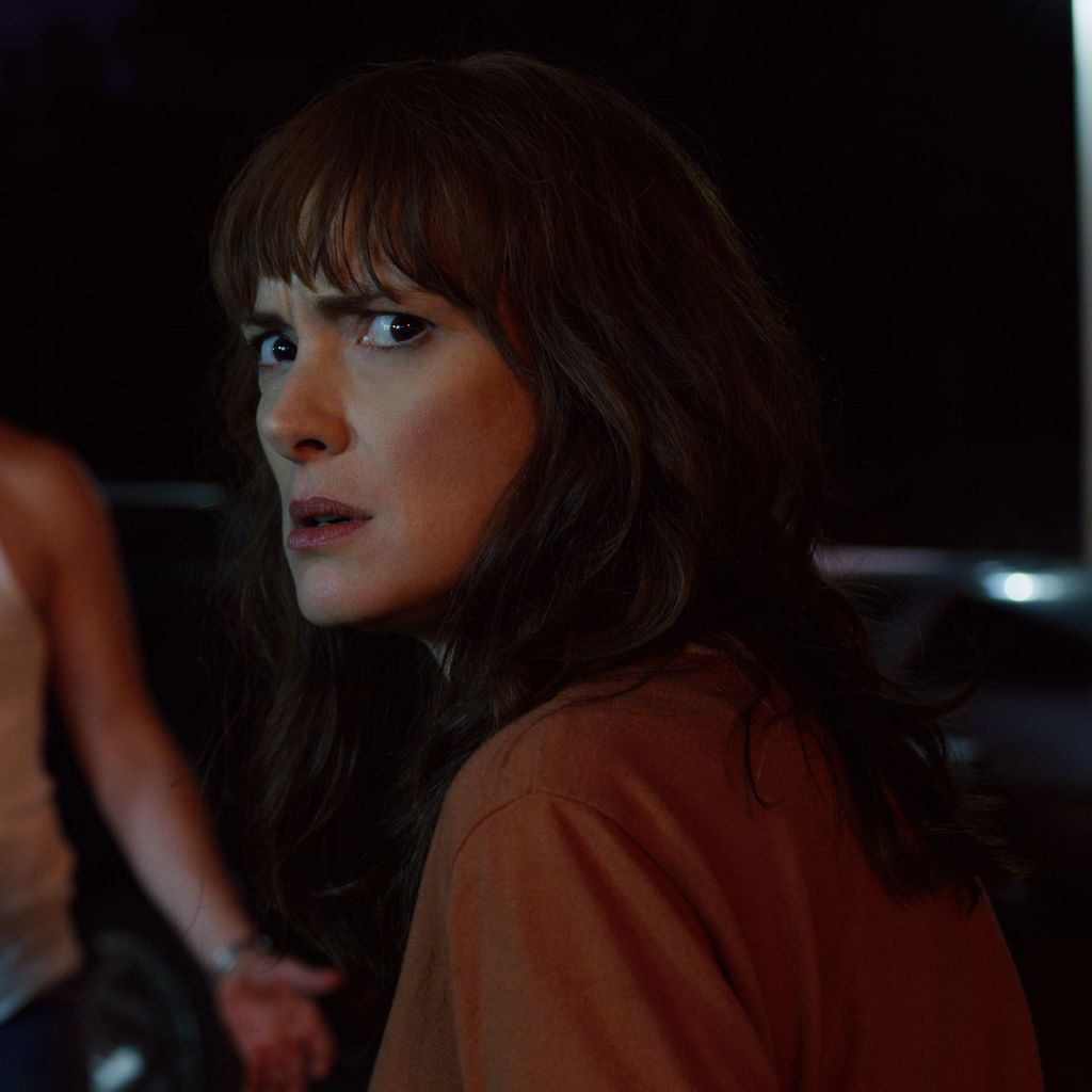 Winona Ryder (r.) in "Stranger Things 3"